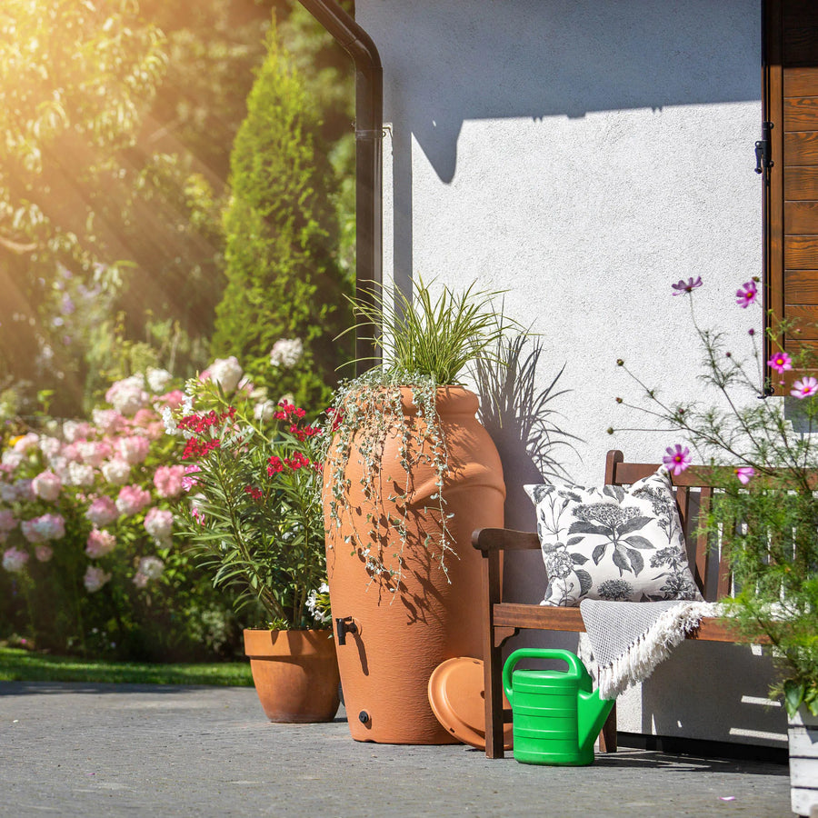 design regenton met plantenbak terracotta kleur