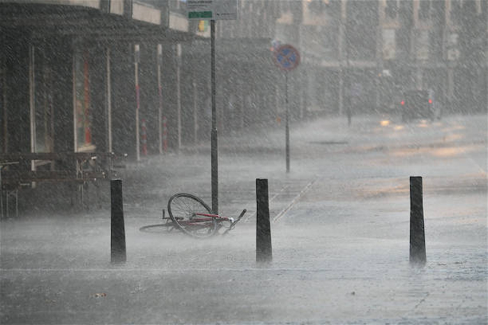 Hoeveel regenwater valt er per jaar in Nederland? (+ gratis calculator)